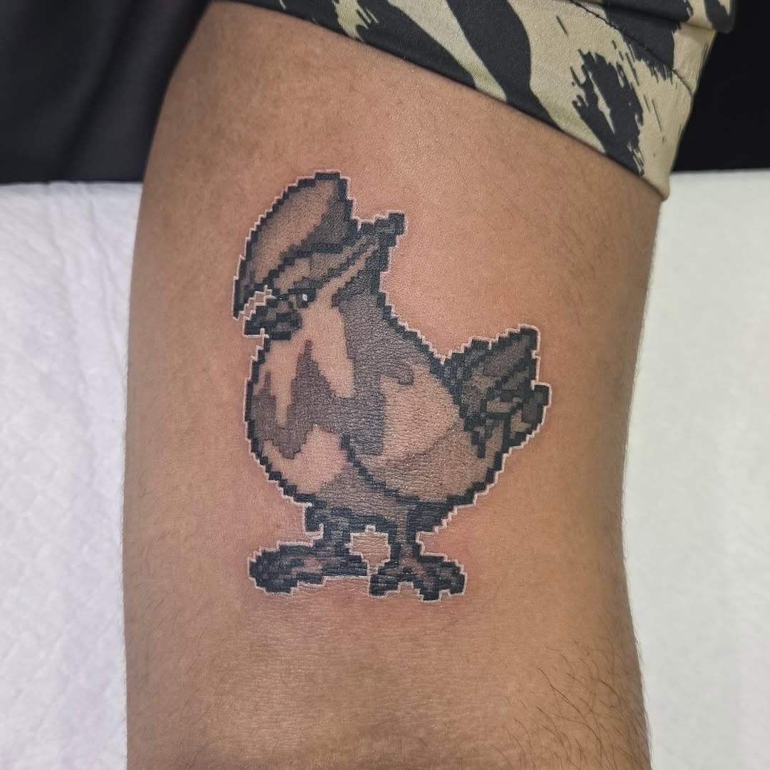 Pixel Staraptor!
Would love to do more black and grey pixel pieces! 

@mimiktattoo 
@ghosttattooco 
@allegoryink 

#tattoo #blacktattoo #blackandgreytattoo #pixel #pixeltattoo #pixelart #8bit #8bittattoo #pokemon #videogame #videogames #videogametattoo #anime #animeinktattoo #animetattoo