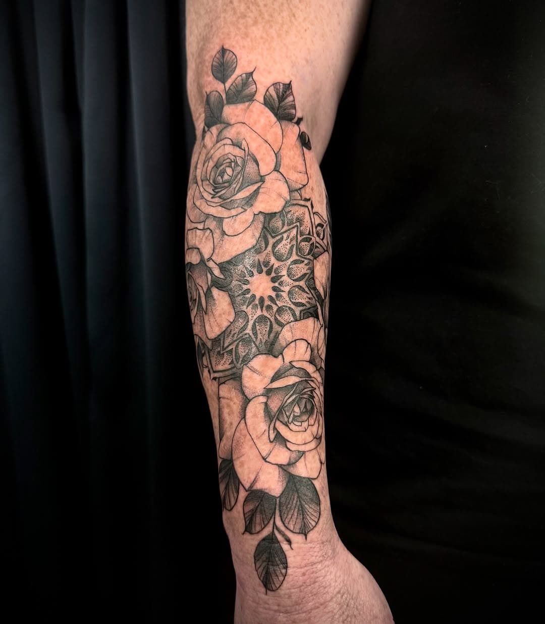 🌹✨🌹
One of my design turned tattoo, really enjoyed doing this one and can’t wait to extend it up and around 

#tattoo #mandalatattoo #rosetattoo #blackandgrey #blackandgreytattoo #tattooidea #tattoodesign #perthtattoo #perthtattooartists #inked #metrixneedles