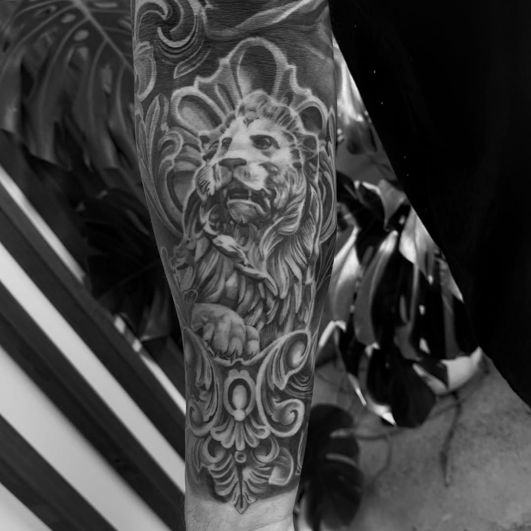 Healed forearm lion as part of Jayden’s sleeve 

To book a tattoo or a free consultation at Laneways please contact us on:
Bookings@lanewaystattoo.com or our Make a booking page on our website 

Made with @kwadron
Stencils by @stencil.jam
Premium aftercare @afterart.newzealand