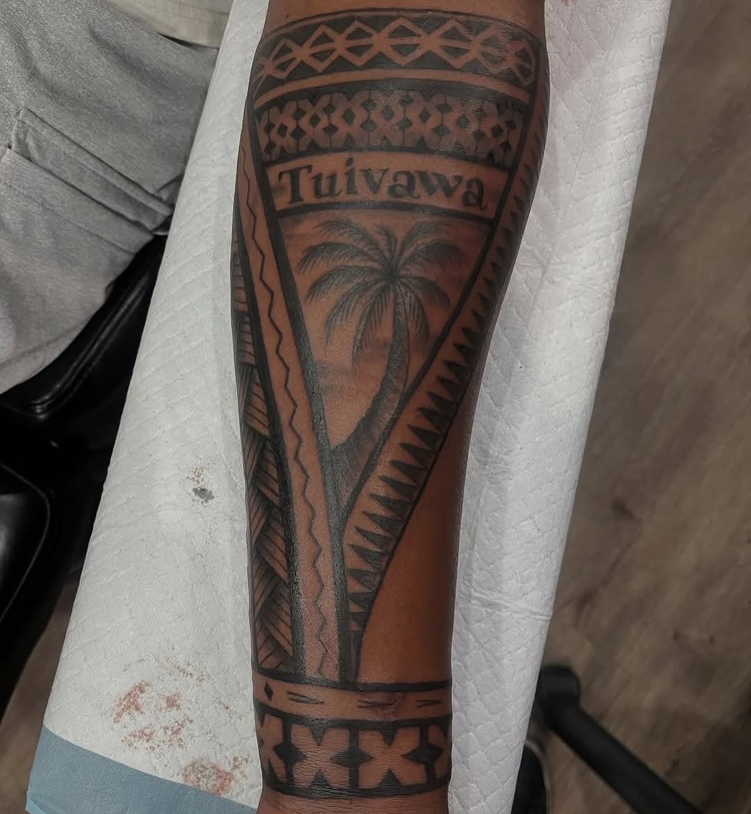 Tribal forearm piece done by @fishmann.art 

•
•
•
•
•
•
#tattoo #tattoos #tattooed #tattooartist #tattooart #tattooedgirls #tattooedgirl #tattooist #tattoomodel #tattooing #tattooflash #tattooedgirl #tattooink #tattoolove #tattooshop #tattoosleeve #tattoosofinstagram #tattoooftheday #tattoostudio #tattoodo #tattoo2me #tattooedmen #tattooedwomen #tattooworkers #tattooidea