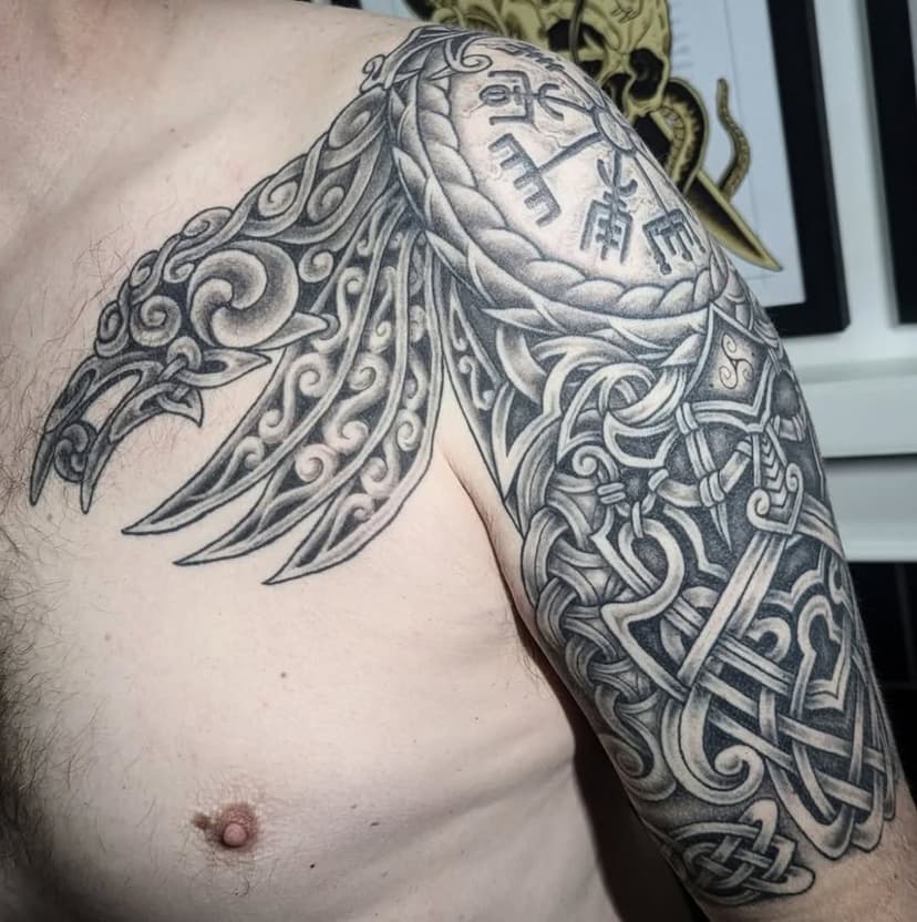 Fully healed Celtic piece by @maisie.llewellyn 💪

📧 Maisiellewtattoo@gmail.com or fill out the booking form, link in bio!

#celtictattoo #patterntattoo #worcester #worcestershire #worcestertattoo #tattoo #halfsleeve