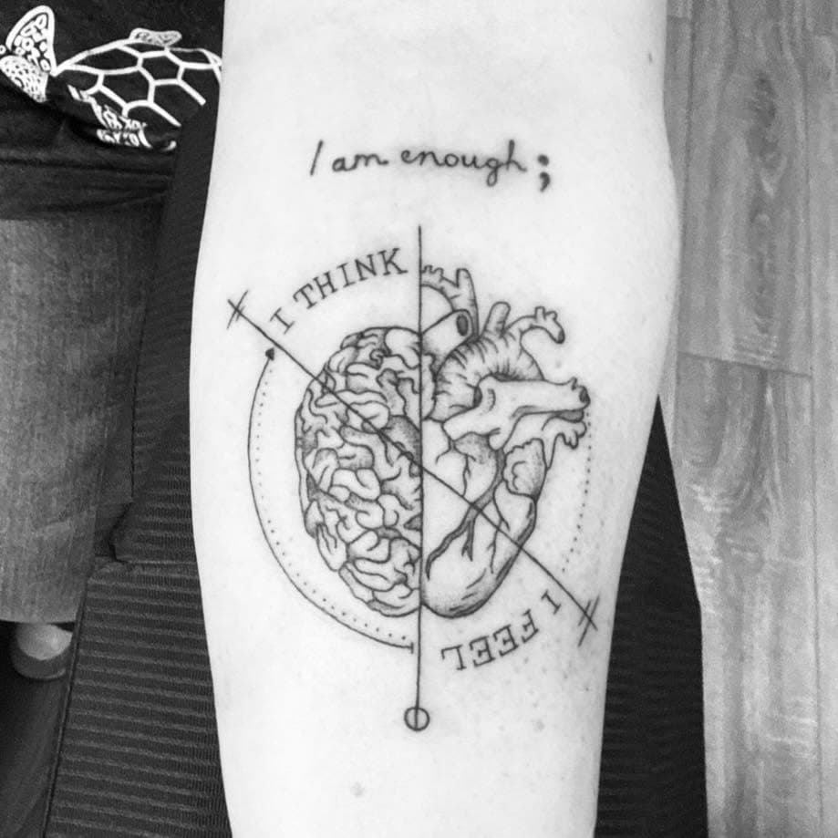 I am enough nachgestochen, Rest frisch! I think, I feel… I suffer? 🦊🐰💚 MORGEN PIERCING! 

Artist: Susanne
Modell: Katharina
.
.
.

.

. 
#tattoo #hearttattoo #braintattoo #anatomytattoo  #finelinetattoo  #iamenough  #kelheim #abensberg #langquaid #münchen #finelinerose  #neustadtanderdonau #landshut #regensburg  #fineline #ingolstadt #essing #riedenburg #siegenburg #schierling #eggmühl #pfakofen #alteglofsheim #essenbach #ergoldsbach #mallersdorf