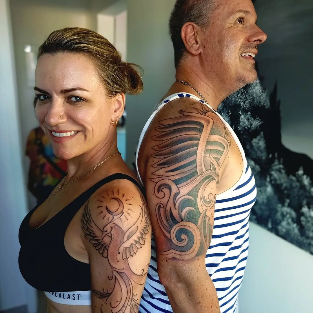 E esse casal maravilhoso que vive na Austrália e todo ano tiram férias aqui no Brasil, aproveitam e sempre se tatuam comigo. Muito obrigado! Um privilégio! @nick.pist @melbourne808_101  #claytonartetattoo