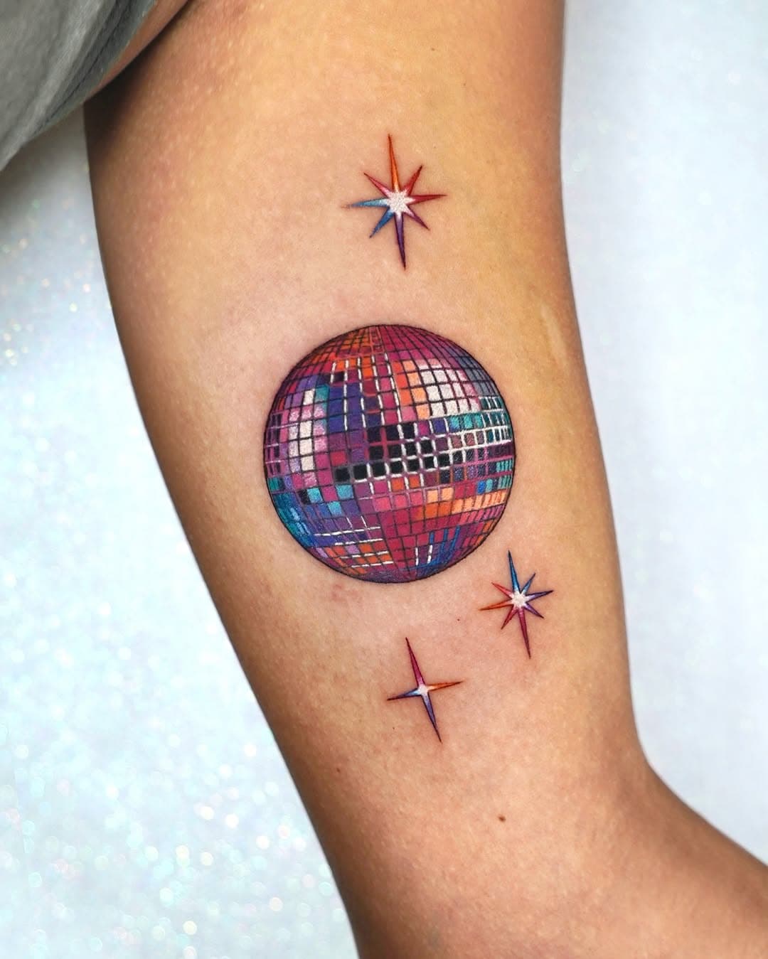 🪩✨Found this disco ball on my phone yesterday, the squares in it are soooo satisfying, swipe to see what I mean🤤🩷❤️🧡💜💙
✨BOOKING IS OPEN FOR MARCH VIA 🔗LINK IN BIO✨