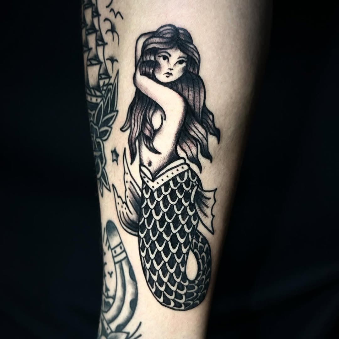 💉MAIS UMA FEITA NO @renan_pazeto !
NOSSO VIDEOMAKER DE MILHÕES! 😎 

TA QUERENDO FAZER UMA TATTOO NOVA?!
📲LINK DO WHATSAPP NA MINHA BIO!
🏢 @afirmatattoo 

#tattoos #sereia #mermaid #sereiatattoo #mulheres #viajem #oldschool #oldschooltattoo #riopreto #saojosedoriopreto #cidadedointerior #interior #skatesjrp #skatefamily #skate #navio #viajens #cruzeiro