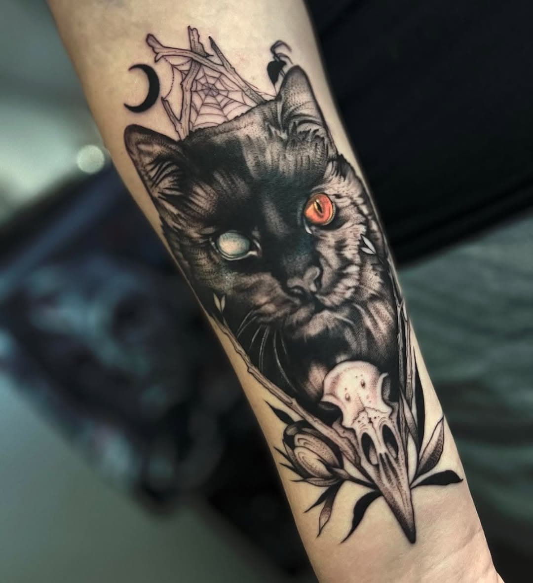 Spooky kitty🖤🖤🎃 give me all those spooky tattoos!!! #nc #ncartist #nctattooer #nctattooers #blackwork #blackworktattoo #blackworktattoos #blackworkerssubmission