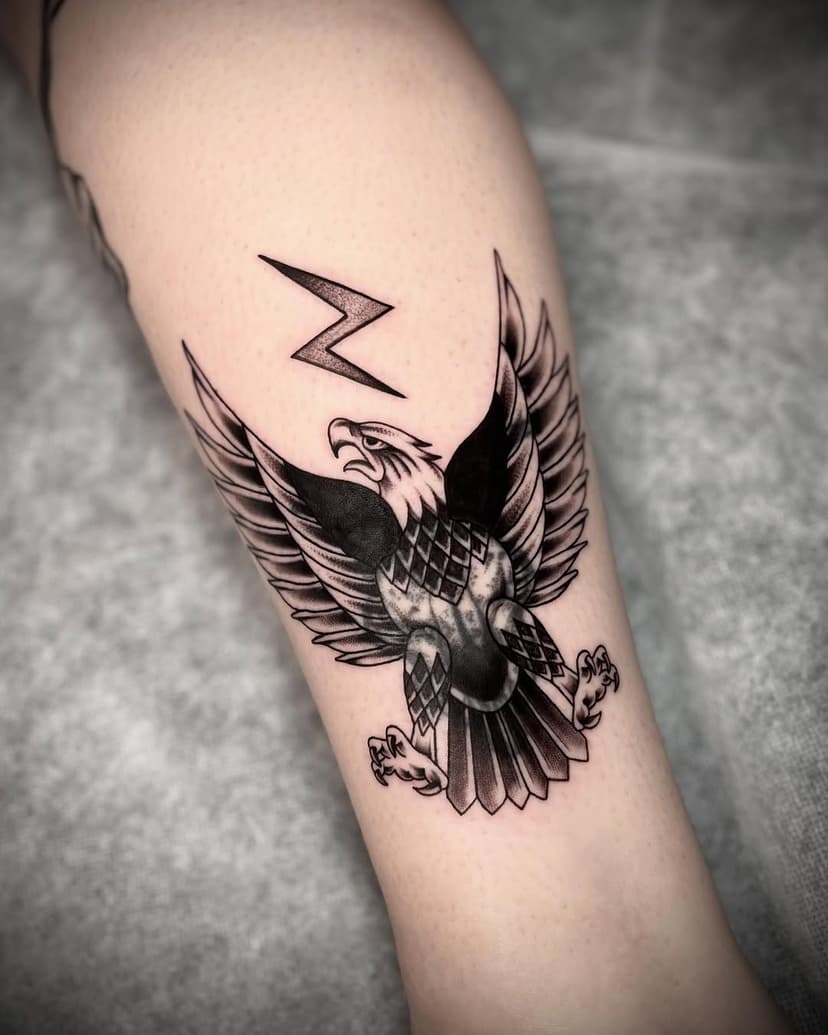 Eagle Cover Up, swipe to see before | DM To Book
.
.
.
#coveruptattoo #eagletattoo #blackandgreytattoo #traditionaltattoo #illustrativetattoo #losangeles #losangelestattoo #sanpedro #longbeach #longbeachtattoo