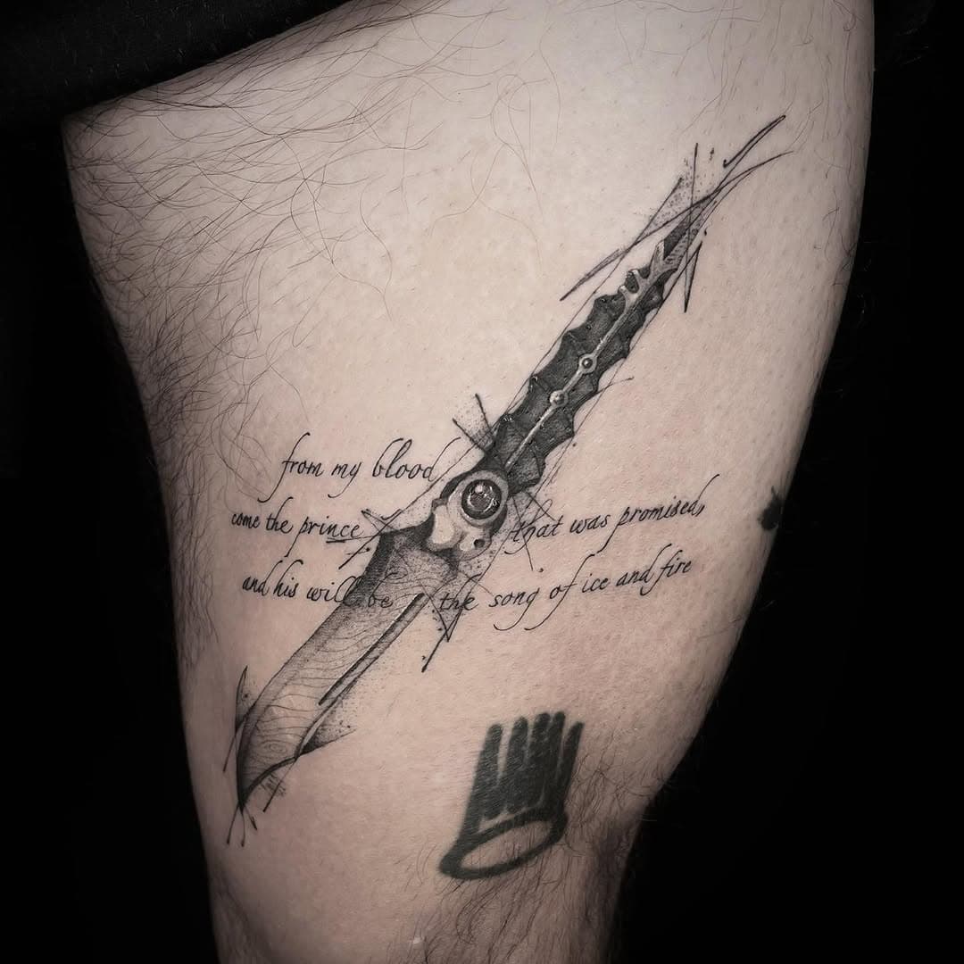 custom game of thrones dagger 🙏
-
-
#sdtattoo #sandiegotattoo #sdtattooartist #sandiegotattooartist #sandiegotattooshop #sdtattooshop #blackandgreytattoo #blackwork #blacktattoo #blackworktattoo #customtattoo #darktattoo #darkart