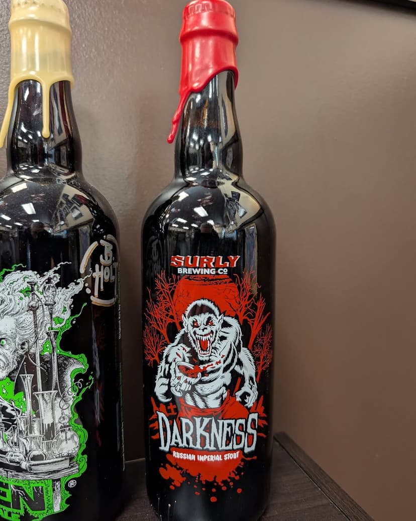 My client today tipped me with a 2012 @surlybrewing Darkness!!
These are pieces of art to me so it'll accompany my 2016 Darkness and Surly Ten bottles both signed by @heathenlegs !!