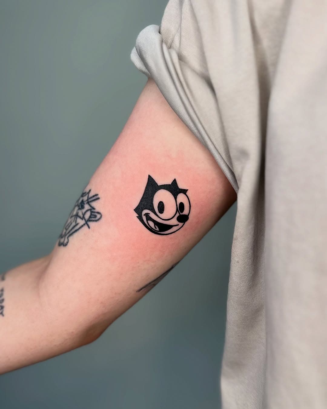 FELIX 🐈‍⬛ 

done at @handinhand_tattoo 
💌 for bookings: okidtattoo@gmail.com

#felixthecattattoo#felix#felixtattoo#sydneytattoo#sydneyartist#sydneytattooartist