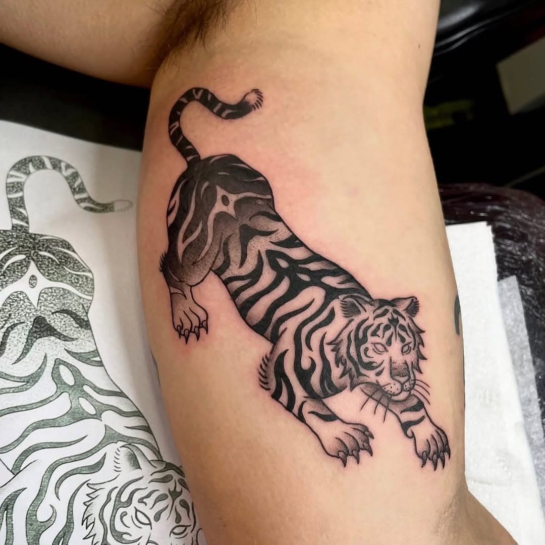 🐯 New Blackwork Tiger by Alonso!  @soppa_tattoo 🖤

Check out this stunning blackwork tiger tattoo created by our talented junior artist, Alonso! 🐅 His skills are growing across many styles, and he’s especially passionate about perfecting blackwork designs.

🔹 Special Offer: Alonso is currently offering reduced junior rates for blackwork tattoos as he builds his portfolio.

He has availability on February 28th and March 1st, so if you’ve been thinking about getting some bold, intricate blackwork ink, now’s the perfect time to book in!

Send us a DM to grab one of these spots or enquire about your design. Don’t miss out—slots are limited! 💥

#BlackworkTattoo #TattooArtist #TattooPortfolio #TattooArt #Inked #JuniorTattooArtist #TattooDeals #TigerTattoo #TattooAvailability #AlonsoTattoo