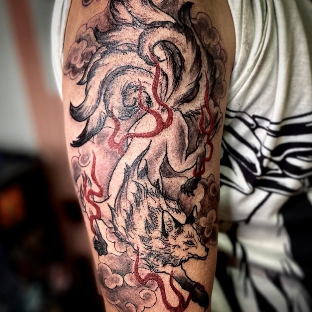 Merci @namyxdream ! 🦊

#fox #foxtattoo #九尾の狐 #tattoo #japanesetattoo #japanesetraditional #daturatattooparlor #mtl #montreal #montrealtattoo #montrealartist #mtlartist #ladytattooers #irezumi #traditionaltattoo #sleevetattoo #ninetails #ninetailedfox #blackandredtattoo