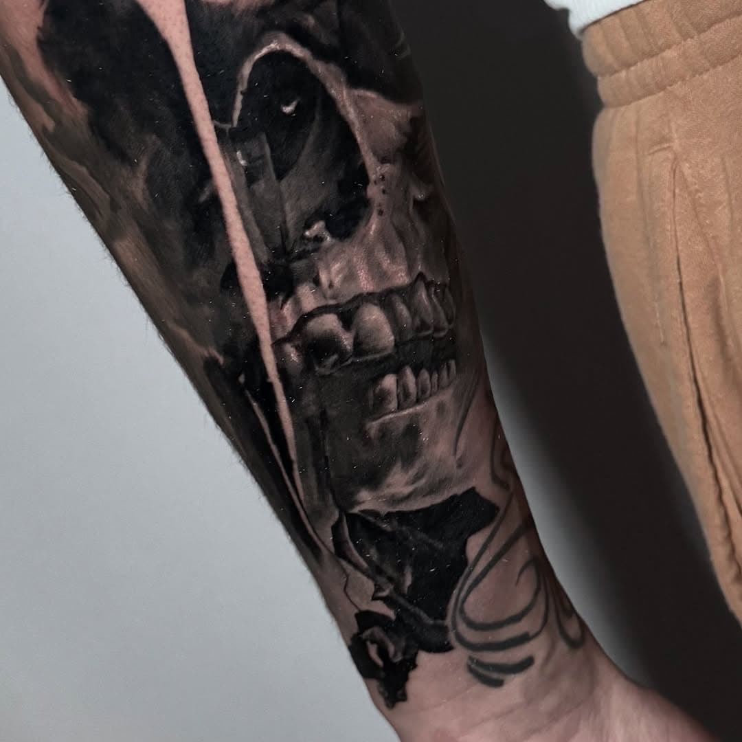 Portion of a sleeve I’m working on. 
#blackandgreytattoo #skulltattoo #bayarea