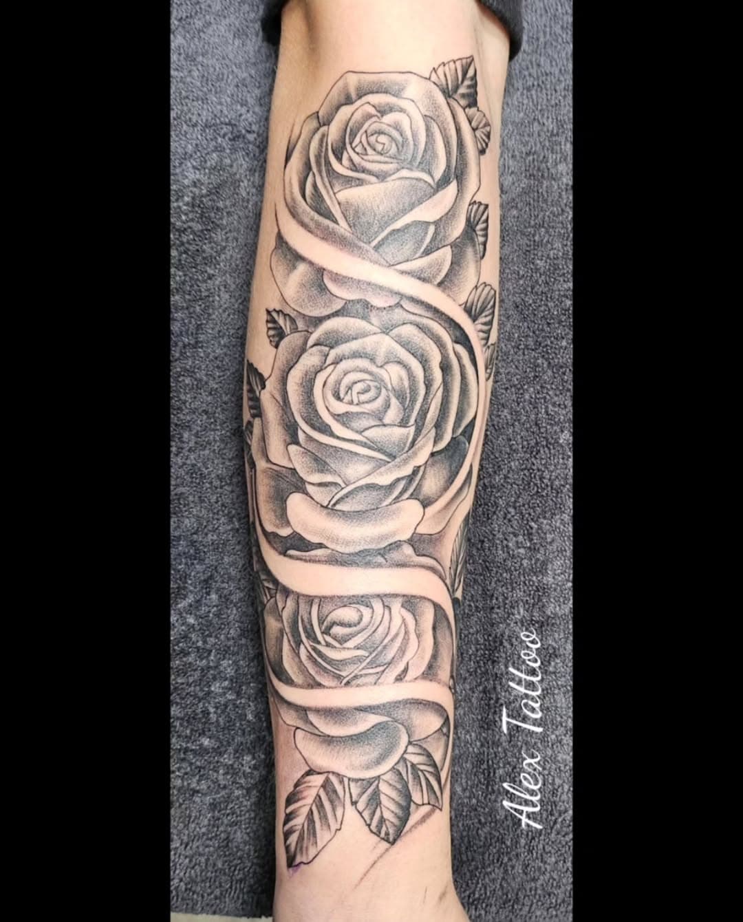 [v] #tattoo #alextattoopiercing #fuckcorona #tätowiert #tätowierung #mainburg #inkedman #inkedgirls #tattoofürfrauen #tattoolife #tattooideas #blackandgray #colortattoo#eternalink #tattoolove #tattooinspiration #amazingtattoo #ink #inked #tattooflash #tattooartist #animaltaoo #tattooart #mandalatattoo #blumentattoo #armtattoo #rückentattoo #tiertattoo