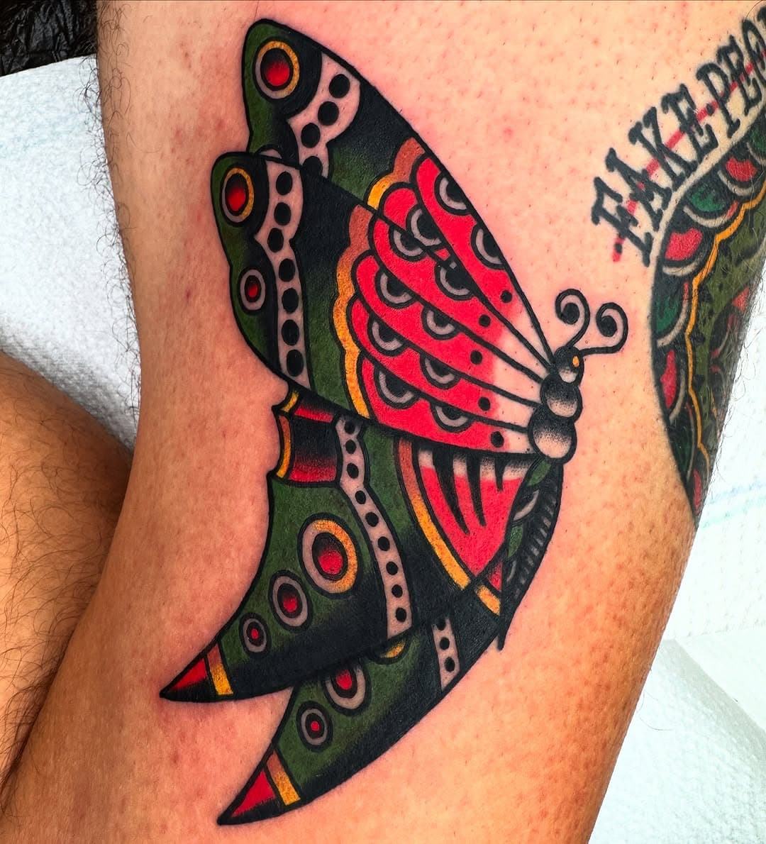 🦋

#tattoos #butterflytattoo #insecttattoo #traditionalink #classictattooing #schmetterlingtattoo #oldworkers #traditionaltattoo #traditionalart #oldschooltattz  #stuttgarttattoo #tattoodillinger #sindelfingen