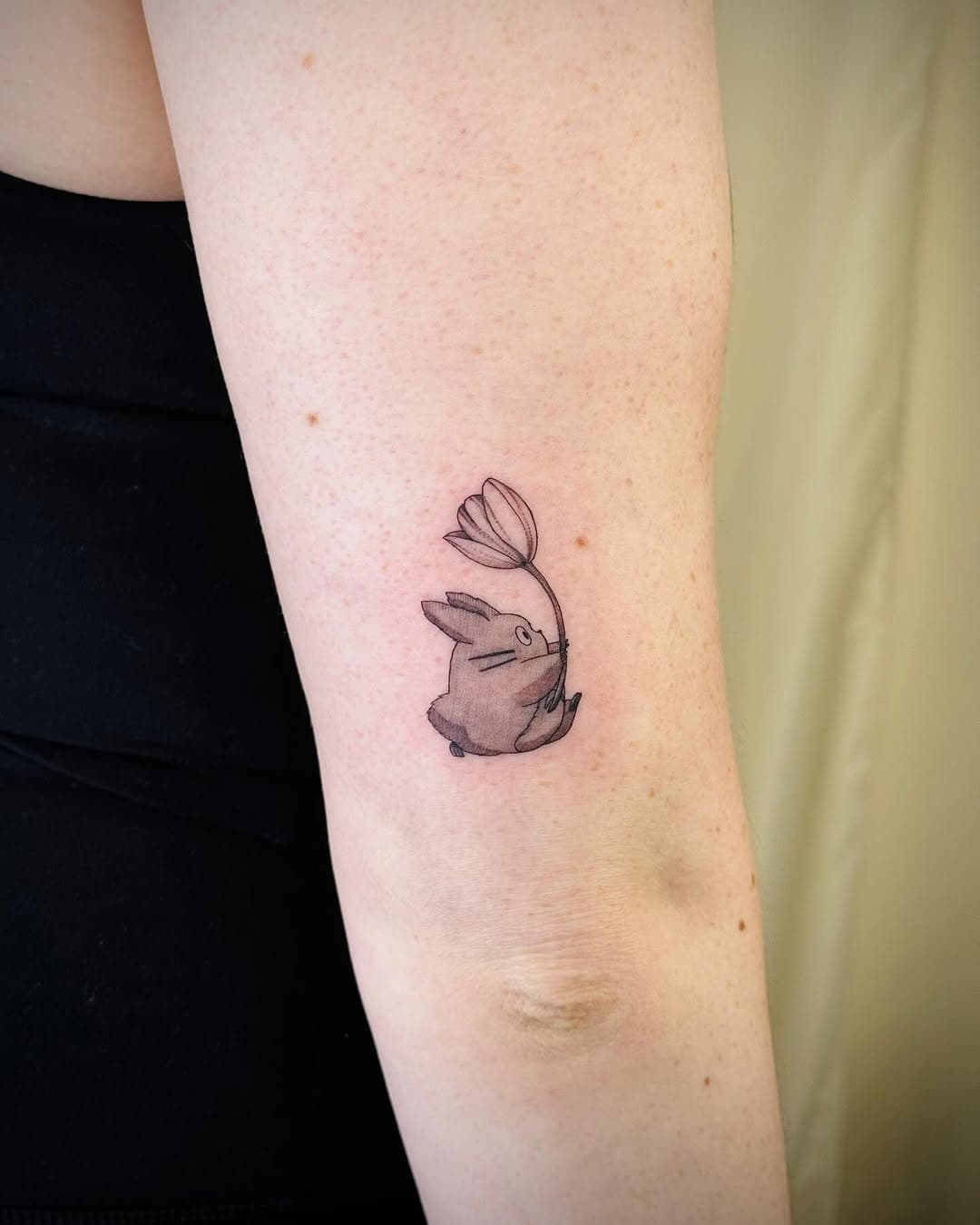 🌷Tiny Totoro🌷
Thank you so much for booking with me!
40min work
✨🥰🥹🙏💖

#totoro #totorotattoo #totoroart #totorofanart #finelinetattoo #animetattoo #finelinetattoos #finelinetattooartist #smalltattoo #animetattooartist #tattoo #tattooart #tattooartist #tattooideas #tattoos #tattooist #studioghibli #studioghiblitattoo