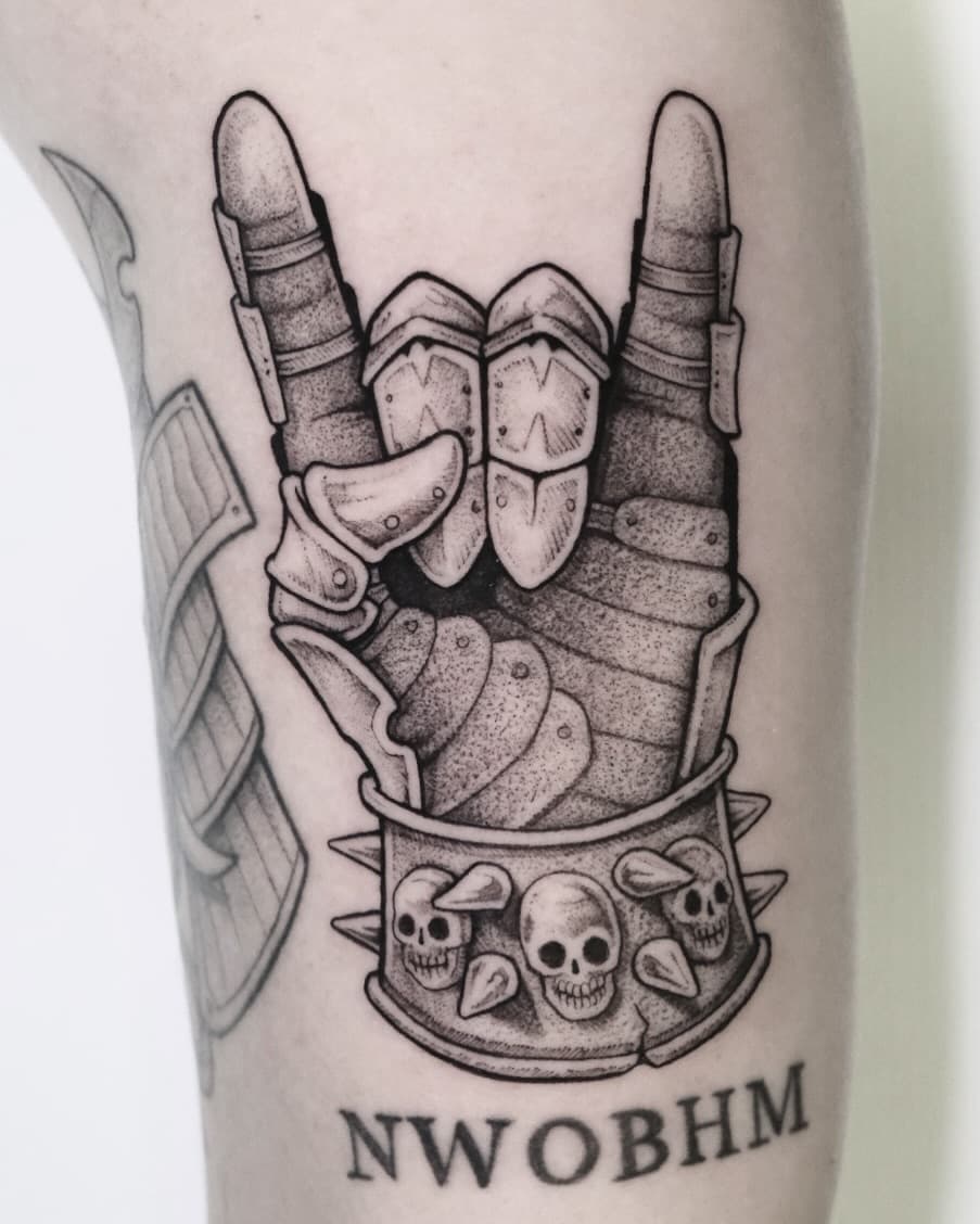 🤘

#motorhead #motorheadtattoo #metaltattoo #knighttattoo #medieval #medievaltattoo #armortattoo #winkrot #darktattoo #polandtattoos #rockon #heavymetal 

| tatuaż graficzny czarno biały katowice |