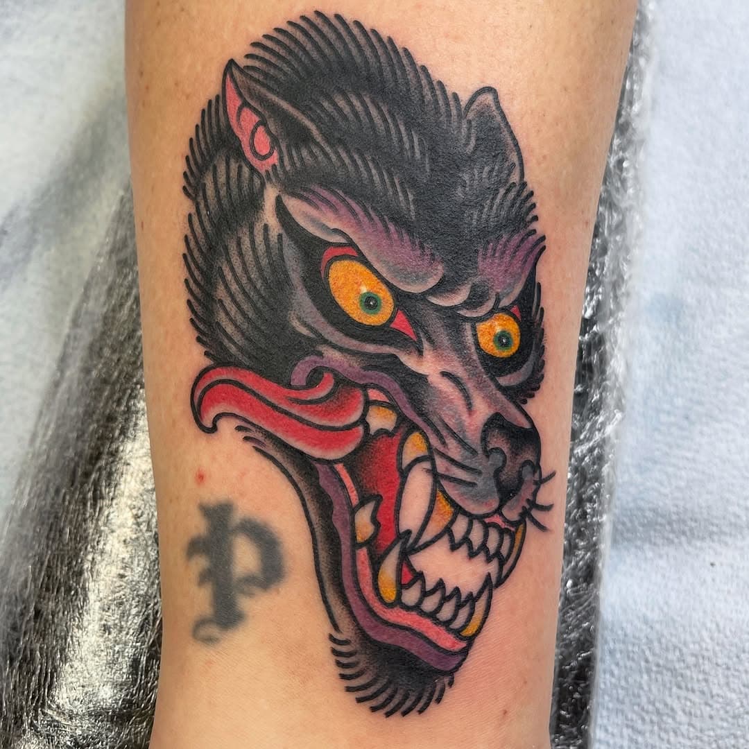 Cool little wolf jammer. 
.
.
.
#wolf #wolfhead #wolftattoo #wolfheadtattoo #bremerton #manette