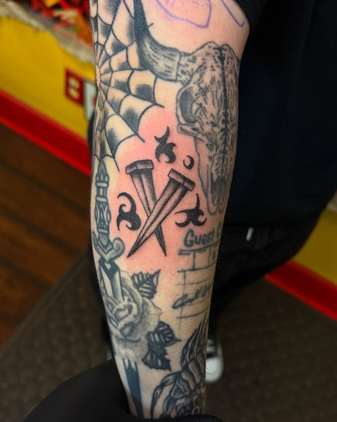 Couple dope filler tats I got to do recently !
HMU Thursday-Monday 12pm-7pm 
.
.
.
.
.
.
.
.
.
#blackandgreytattoo #tattoo #fillertattoo #freehandtattoo #tribaltattoo #traditionaltattoo #panthertattoo #nailtattoo #tattooshop #traditionaltattooflash #traditionaltattooartist #dallastattooartist #dallastexas #girlheadtattoo