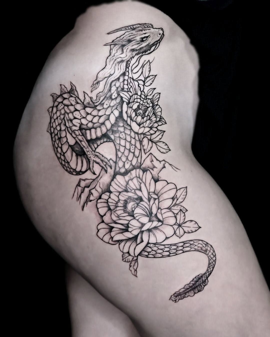 Dragon and floral design for Brian’s wife Nea. Thank you again for your patience. She sat well for this tattoo. Slide show with the sketch design. Thanks for looking..

#dragondesign #tattooplacement #tattooshop #stpetersburgflorida #stpetefl #stpetetattooartist #girlswithtattoos #inkart #tattoodesign #detailtattoo #tampatattooartist #flowertattoo #dragontattoo #phoebustattoos #tattooideas #tattooappointment.