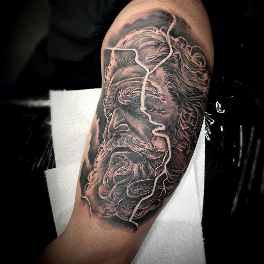 Made yesterday for Andy to start another big project, thanks again buddy. 

Made with @tattooeverythingsupplies products and @rustiitattooneedles 

Proudly sponsored by @_deadangry_ @deadangry_printingco @yayofamilia and @roguerotary666 

#jonesandsontattooparlour #wigan #wigantattoo #tattoo #tattooartist #uktattoo #uktattooartist