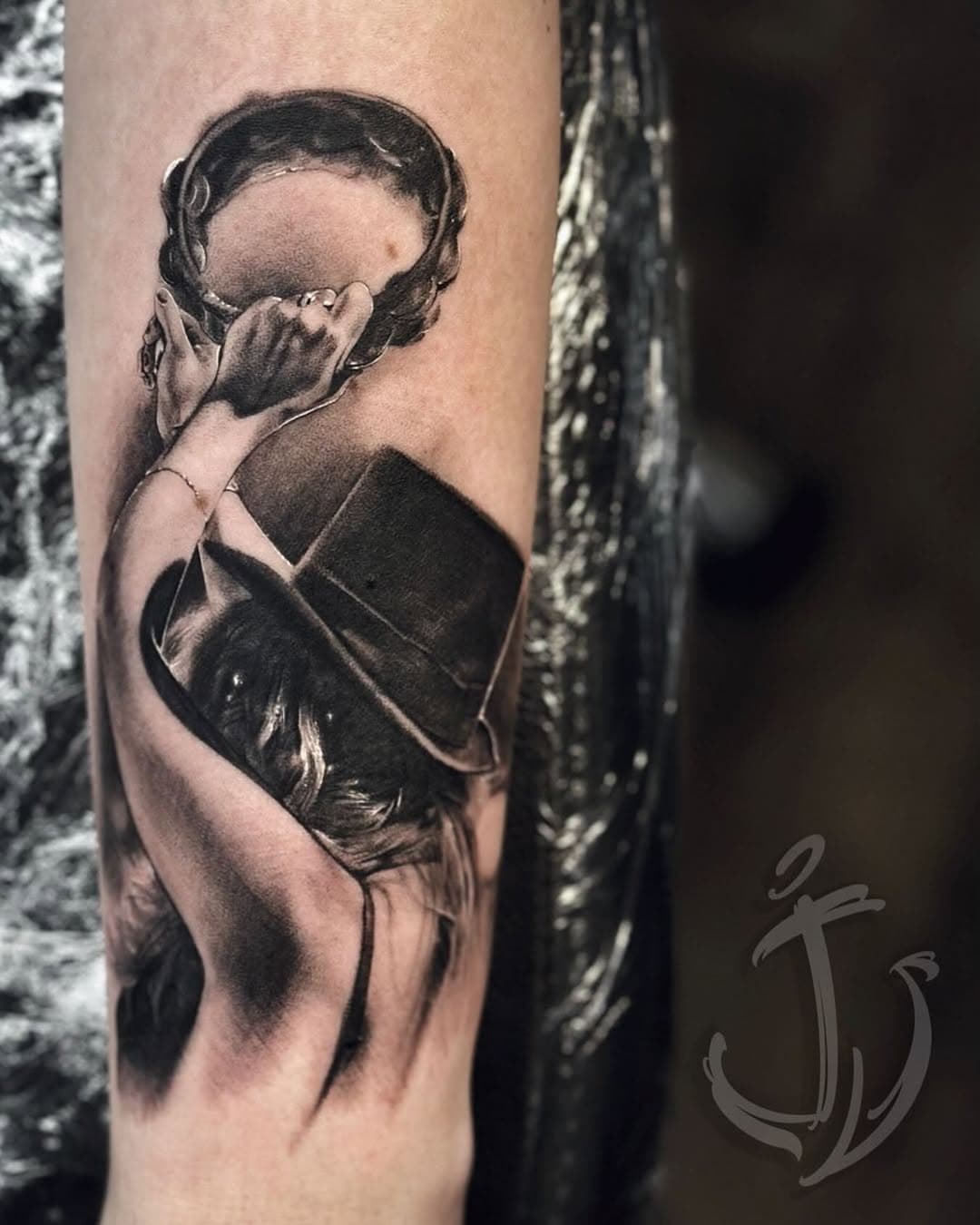 🖤 Stevie Stevie Stevie 🖤
By @j.smithtattoos 
•
•
•
•
•
#stevienicks #stevienickstattoo #tambourine #fleetwoodmac #portrait #portraittattoo #blackandgrey #deerheartcollective #starrtattoosupplies #lowestofttattoo #lowestoft #tattoo #tattooshop #ink #customtattoo #tattoodesign #design #tattooartist #tattooist