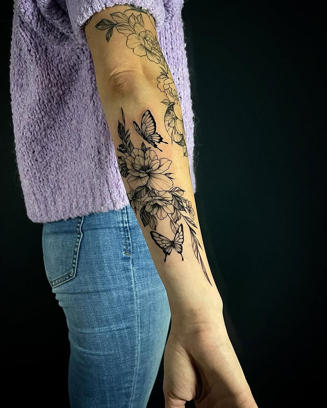 Tatuaże nie bolą… tylko trochę uzależniają! 😜🔥
Wykonanie: @hero_ink_a 

Najlepsze ceny i klimat!
www.he3tatuazyk.pl 🖤🖤🖤
Piotrkowska 85 w podwórku
Pon - Sob 10:00-18:00

📅 Umów się na darmową konsultację i pozwól nam zaprojektować tatuaż, który będzie Ci towarzyszył na zawsze. 

#tattoo #tattooart #tattoostudio #ink #bodyart #inked #tattoed #tattoos #lodz #piotrkowska #lodztattoo #tattoostudiolodz #tatuaż #tatuaże  #studiotatuażu