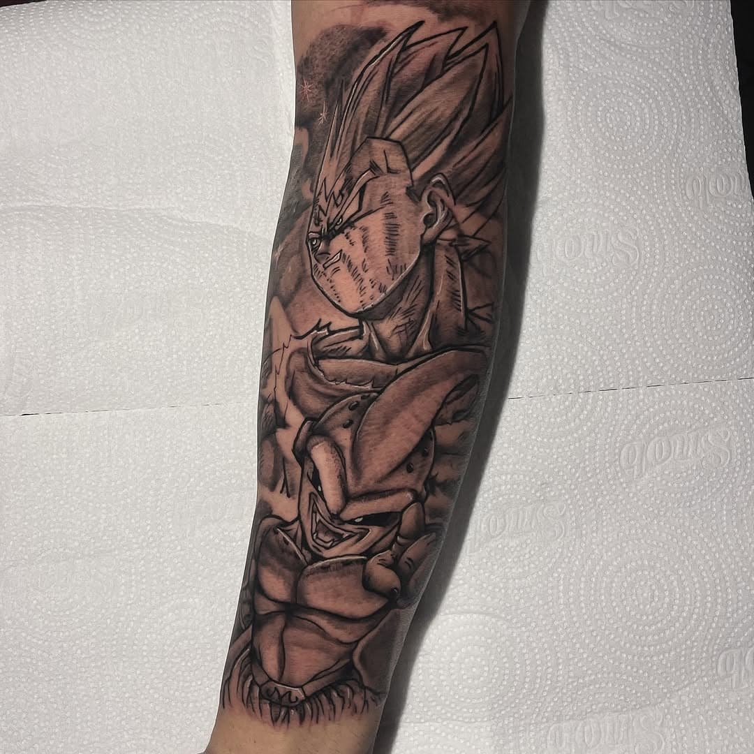 Primeira tattoo do fechamento com os principais personagens do Dragon Ball Z 
Obrigado @steve_oficialll pela oportunidade 
Voltar ai pro Brasil para dar continuidade 🤘🏻

Agendamento por DM ou pelo link da bio
 
#tattoojoinville #tatuagemjoinville #tattoo #tatuagemfeminina #tattooblackwork #blackworktattoo #joinvilleink #profetatattoo #eletricinkpigments #tattoolive #tattooistartmagazine #tattooistartmag #blackwork #art #ink #inked #promocao #promo  #anime #animetattoo #otaku #onepiece #dbz #naruto #asta #blackclover