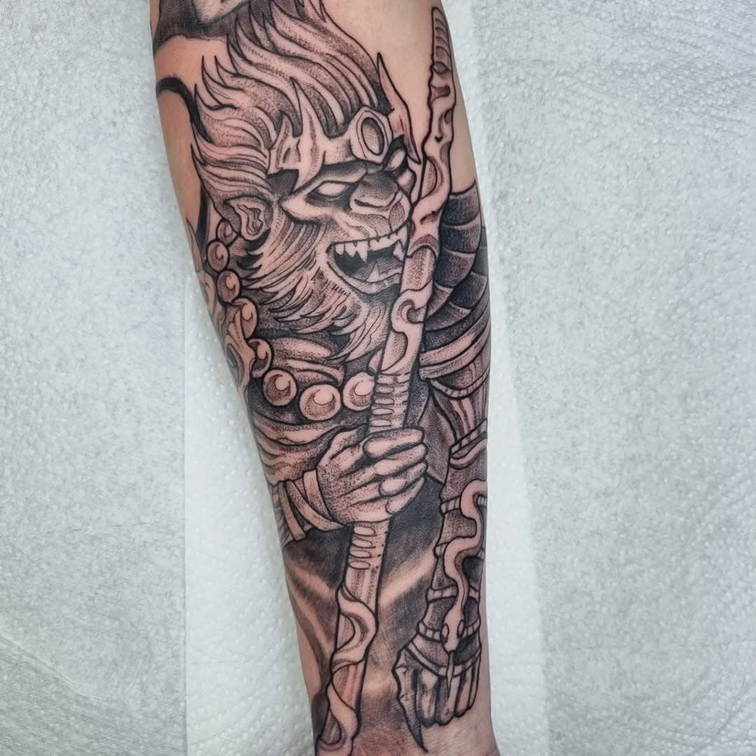 Hey! here's Some close up details of Wukong, Monkey King. (Sleeve in progress)
#monkey #king #tattoo #wukongtattoo #darkworkers #orientaltattoos #chinesemythology #monkeymagic #videogametattoo #fantasytattoo #darkfantasyart #tattooer #killerink #barberdts #bishoprotary #3rltattoo