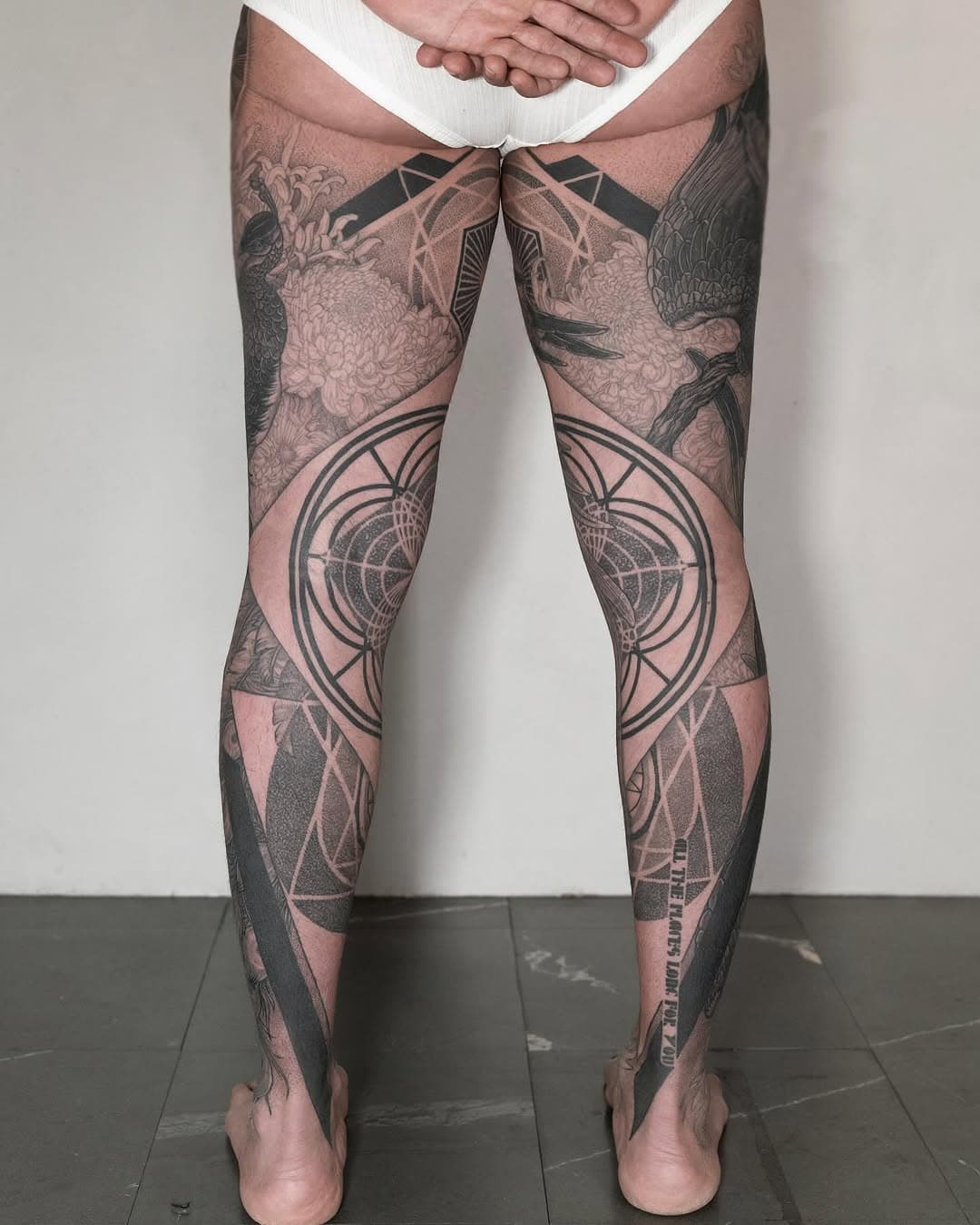 More views of Thomas’ leg « sleeves » done minus small fine tunings! 💌 mxmttt@sangbleu.tattoo
#birdtattoo #geometrictattoo #tttism #tttist #blkttt Tattoo #TattooArt #TattooIdeas #Ink #TattooLover #TattooArtist #LegTattoo #LegSleeve #ThighTattoo #CalfTattoo #ShinTattoo #KneeTattoo #foottattoo #BlackAndGreyTattoo #BGTattoo #Irezumi #FineLineTattoo #TattooAddict #TattooedLife #TattooedCulture #InkLife #TattooCommunity #NYCTattoos #LondonTattoo #LAtattoo