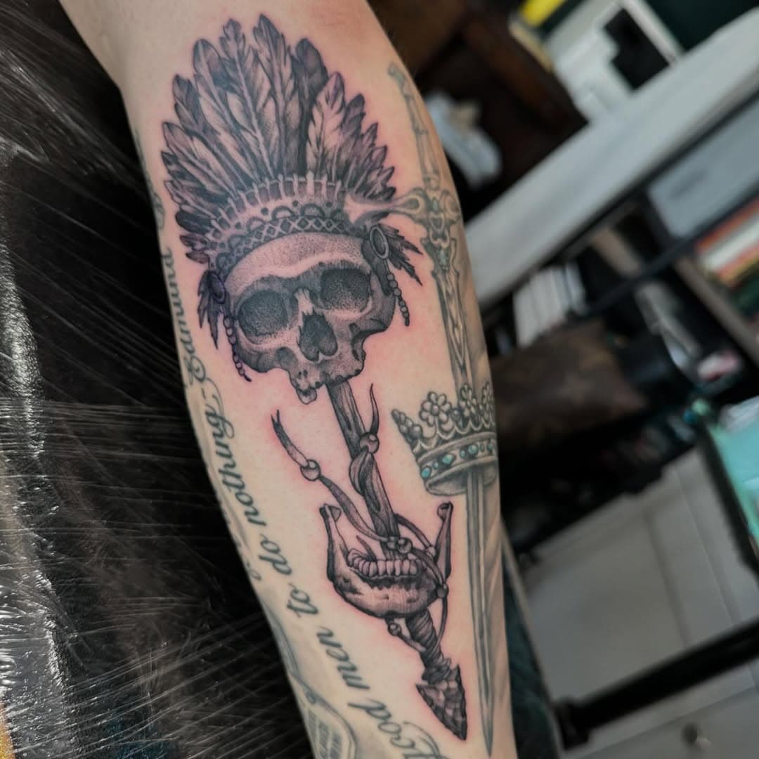 Native american skull filler piece from the other day
#blackonyxtattoo #tattoo #tattoos #tattooed #tattooer #tattooart #tattoodesign #tattooing #tattooflash #tattooartist #ink #inked #Jersey  #njtattoo #njtattooartist #newjersey #artislife #art #neotraditional #neotrad #instagood #instalike #likeforlike #like4like #tattoosofinstagram #family #food