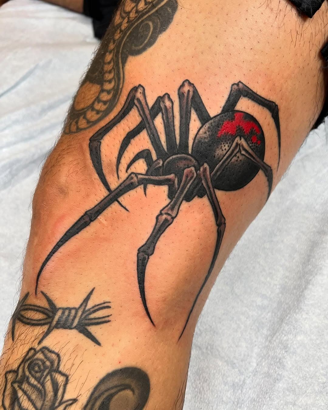 Drawn on spider for @_dorianray. Thanks dude! 

#spidertattoo #traditionaltattoo #enjoytattoos #losangeles #deathcloak