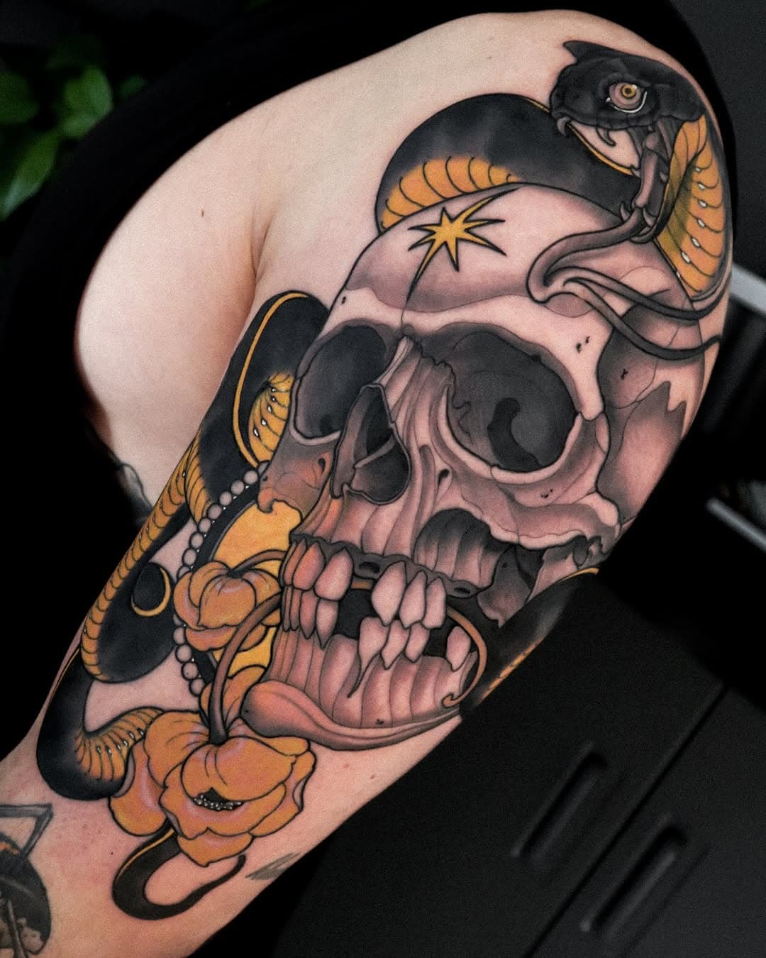 Out very first collabo. If you are interested in a collaboration piece let us know!
.
.
.
#tattoo #skulltattoo #neotraditionaltattoo #neotraditional #snake #snaketattoo #collab #art #ink #tattoo
