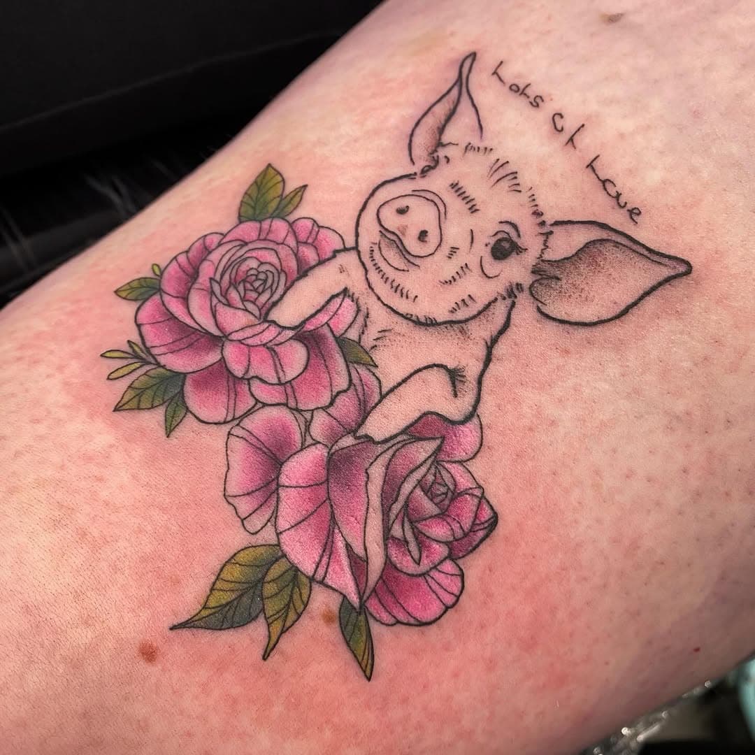 Adorable little piggy for Sophie ☺️🐷

 #tattoo #newtattoo #bromsgrove #bromsgrovetattoo #tattoobromsgrove #birminghamtattoo #birmingham #worcester #worcestertattoo #laurentye #ink #inked #radiantink #cosmicmonstersincorporated #watercolour #watercolourtattoo #pigtattoo #memorialtattoo #rosetattoo #girlytattoo #cutetattoo