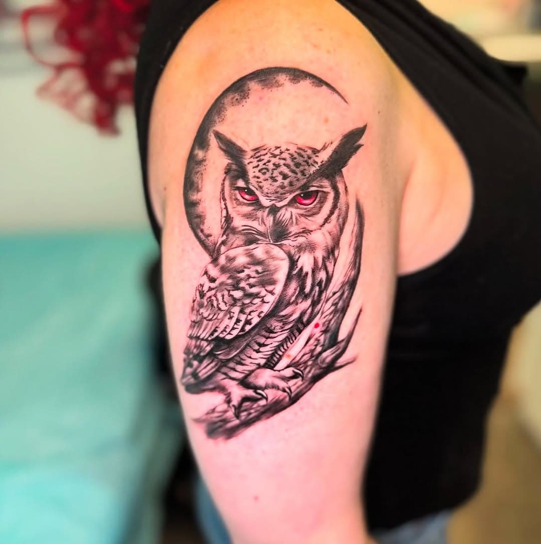 Have a hoot with this owl tattoo by Vega (@bryan_fn_vega) 🦉🖤

Book an appointment with us by calling us at (908) 707-8000 or emailing us at info@artisanaltattoo.com

#artisanaltattoo #downtownsomerville #tattoo #tattoos #njtattoo #njtattooartist #tattooshop #owl #owltattoo #bird #birdtattoo #hoothoot