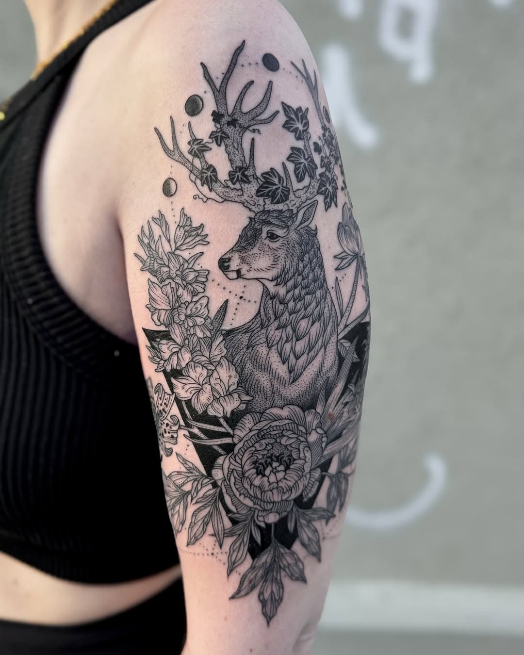 The forest guardian, lunar ivy stag with peonies and florals.

@tenderfootstudio in Brooklyn, NYC
.
.
.
.
#blackworkerssubmission #skinartmag #blxckink #blacktattooart #btattooing  #tattoodo #engravingtattoo #equilattera #geometrytattoo #nyctattoo #newyorktattoo #brooklyntattoo #naturetattoo  #iblackwork #planttattoo #flowertattoo #floraltattoo #botanicaltattoo #lovettt #darkartists #tonoinsptattoos #tatuajes #tattoos #tttism #latattoo #sftattoo #chicagotattoo #qttr