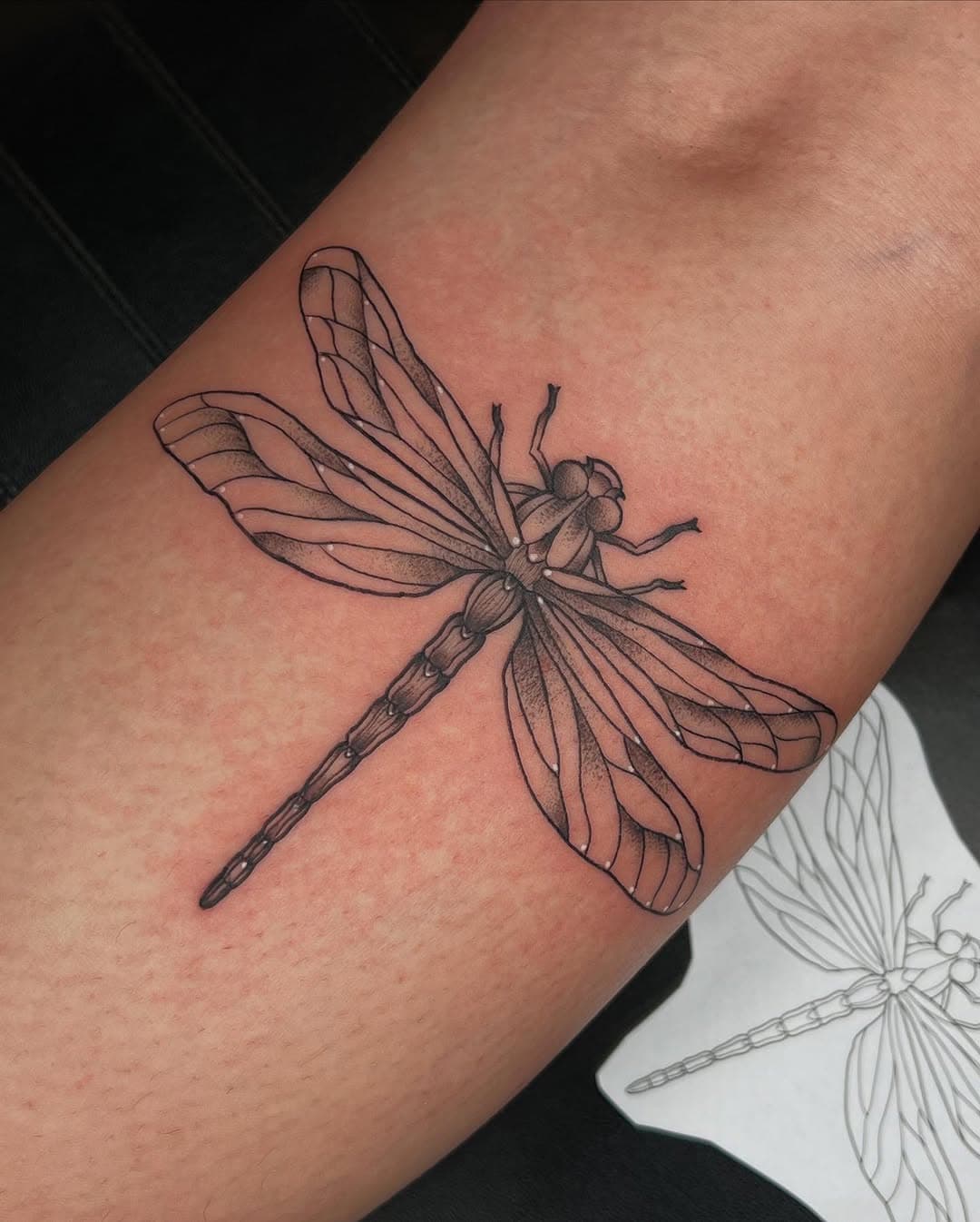 Coordinating dragonfly <3

#blackwork #blackworktattoo #tattoo #cutetattoo #floral #blackandgrey #blackandgreytattoo #supportlocal #femaleartist#inked #tattooedgirls #bodyart #houstontattoo #tattoos #tattoosnob #tx #daintytattoo