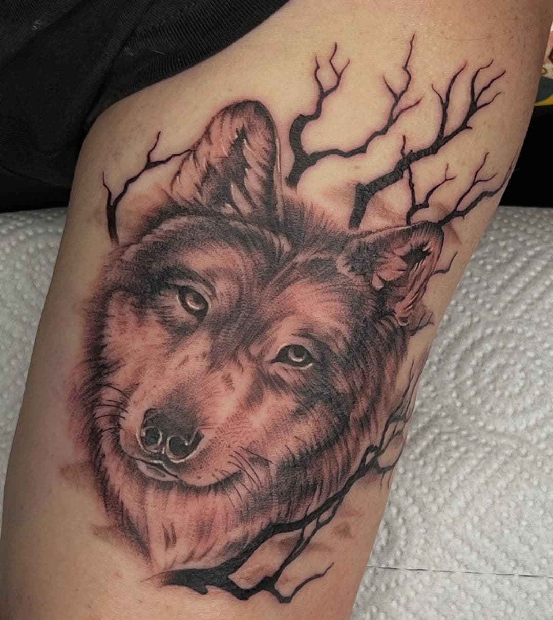 Another realistic tattoo <3

#blackwork #blackworktattoo #tattoo #cutetattoo #floral #blackandgrey #blackandgreytattoo #supportlocal #femaleartist#inked #tattooedgirls #bodyart #houstontattoo #tattoos #tattoosnob #tx #daintytattoo #realism #realistictattoo