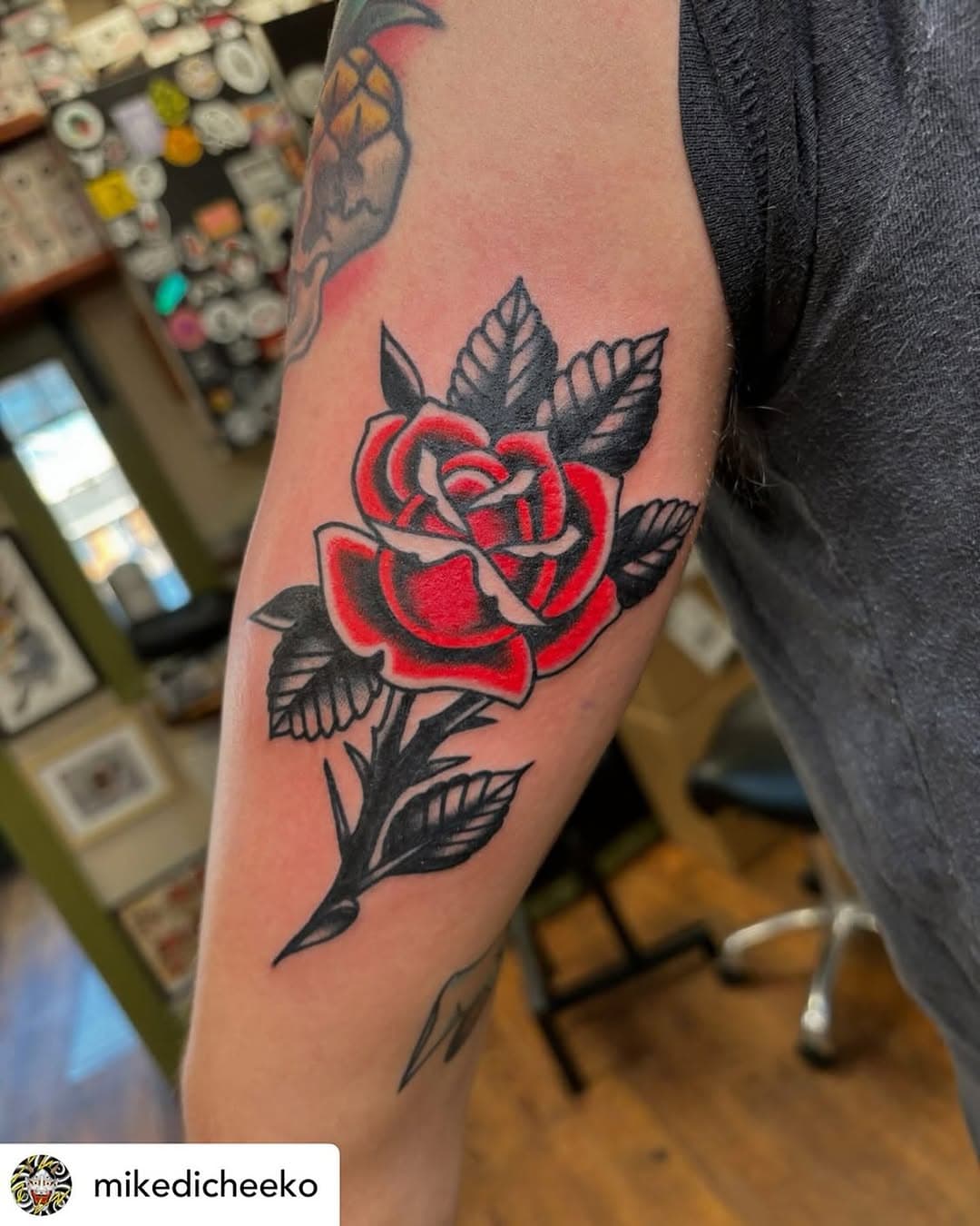 🌹 by @mikedicheeko 

#havertown #havertownelectrictattoo #delco #delcotattooshops