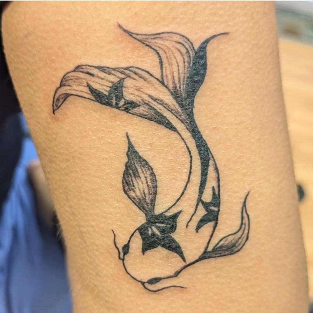 Done by Mark @millett_designs 🏕 Thank you for the trust! #butterflykoifish #blackandgreytattoo #koifish #treatyourself #bodymodification #expressyourself #HumanCanvas #Tattooist #inked #tattoo #GetInked #getatted #tattedup #eternalink #kingpintattoosupply #bishoprotary #Inkjecta #TattoosAndPiercings #FlyinAcesTattooNB #Crew #Artists #NewBedford #WhalingCity #SouthCoast #NewBedfordArtists #NewEngland #Massachusetts #thanksforlooking @flyinacestattoo