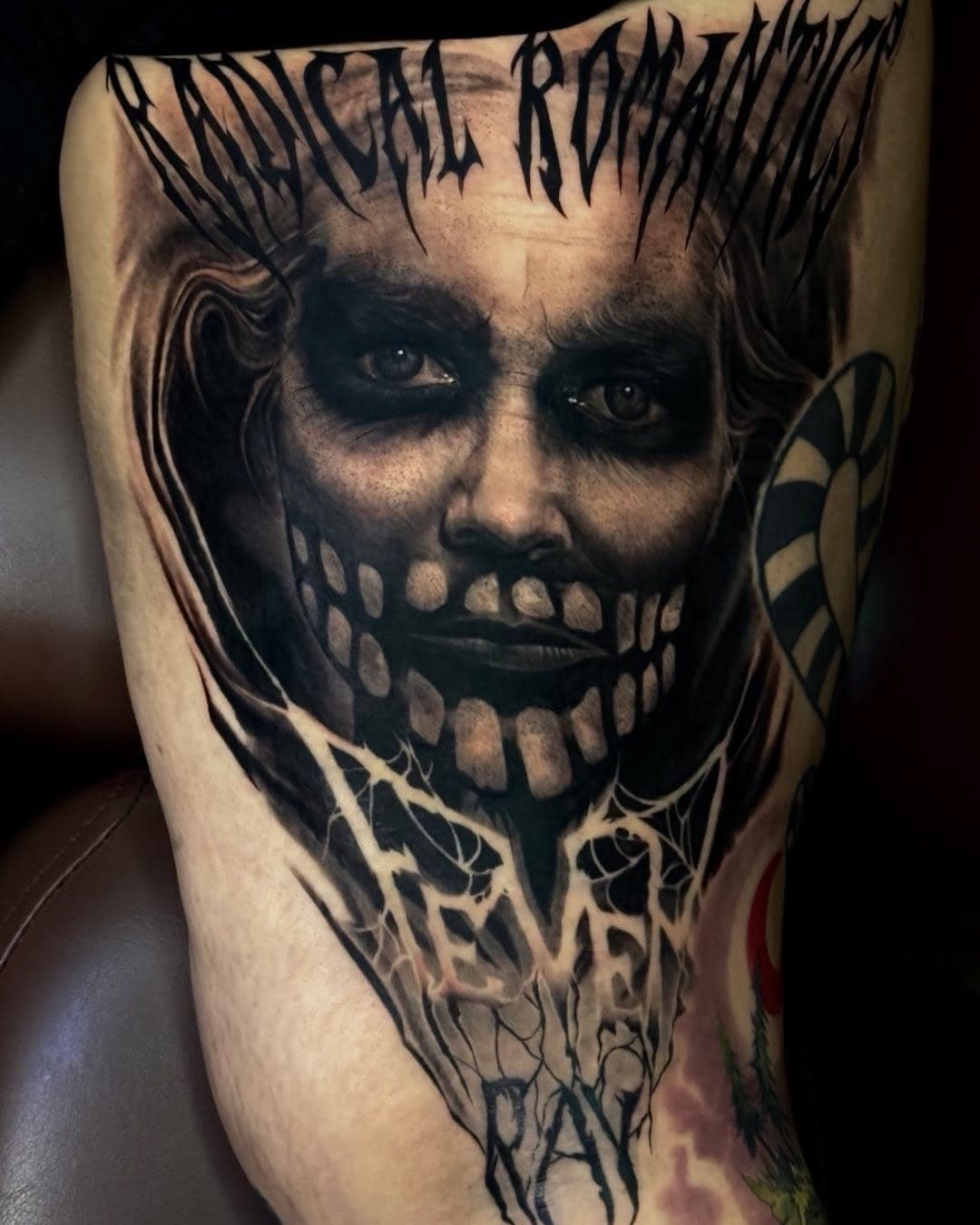 🤘🏼Love this Fever ray piece I got it do on an old friend/client. 
I remember back in the good ol saloon days at the haymaket, we always had to throw @THEKNIFE or @FEVERAY on the jukebox for a lil shape-shifting electronic pop. 
If you’ve ever watched the show @Vikings then you’ve heard Karin Dreiger sing from the theme song - If I had a heart. ♥️

@brockstattoos
@driftlesssoultattoo

#shapeshifting #electronicmusic #tattooportraits #blackandgreytattoos #iowatattooartist #minnesotatattooartist #illinoistattooartist #wisconsintattooartist #portraitartist #newtattoo #musictattoo #energybooster #nutinthebutt #mommadidntraisenochiapetpussy🙀