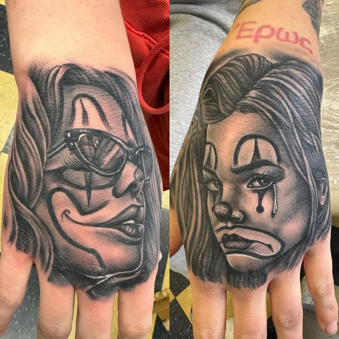 Got to do some job stoppers on one tuff 🍪!!! Thanks for the trust!!! Love tattooing hands want urs done hit me up!! #hand #handmade #who #whosnext #next #tattooshop #tattoo #blackandgreytattoo #smilenowcrylater #las #lasvegas #lasvegastattooartist #get #getsome