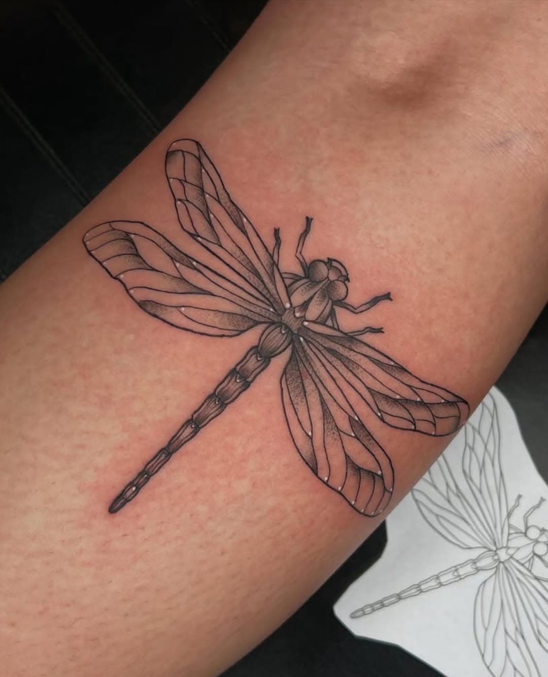 Dragonfly by award winning @serenityblisstattoos click the link in her bio to book!
✦
⋇
✧
⋇
✦
⋇
#tattoo #ink #houstontattooartist
#webstertexas #houstontexas #eternalink #gypsyrosestudio #texastattooartist #tattooer #houstontattoos #walkins #flash #tattooflash #leaguecity #friendswood #pasadena #webster #clearlake #houstontattoo #fineline #walkins