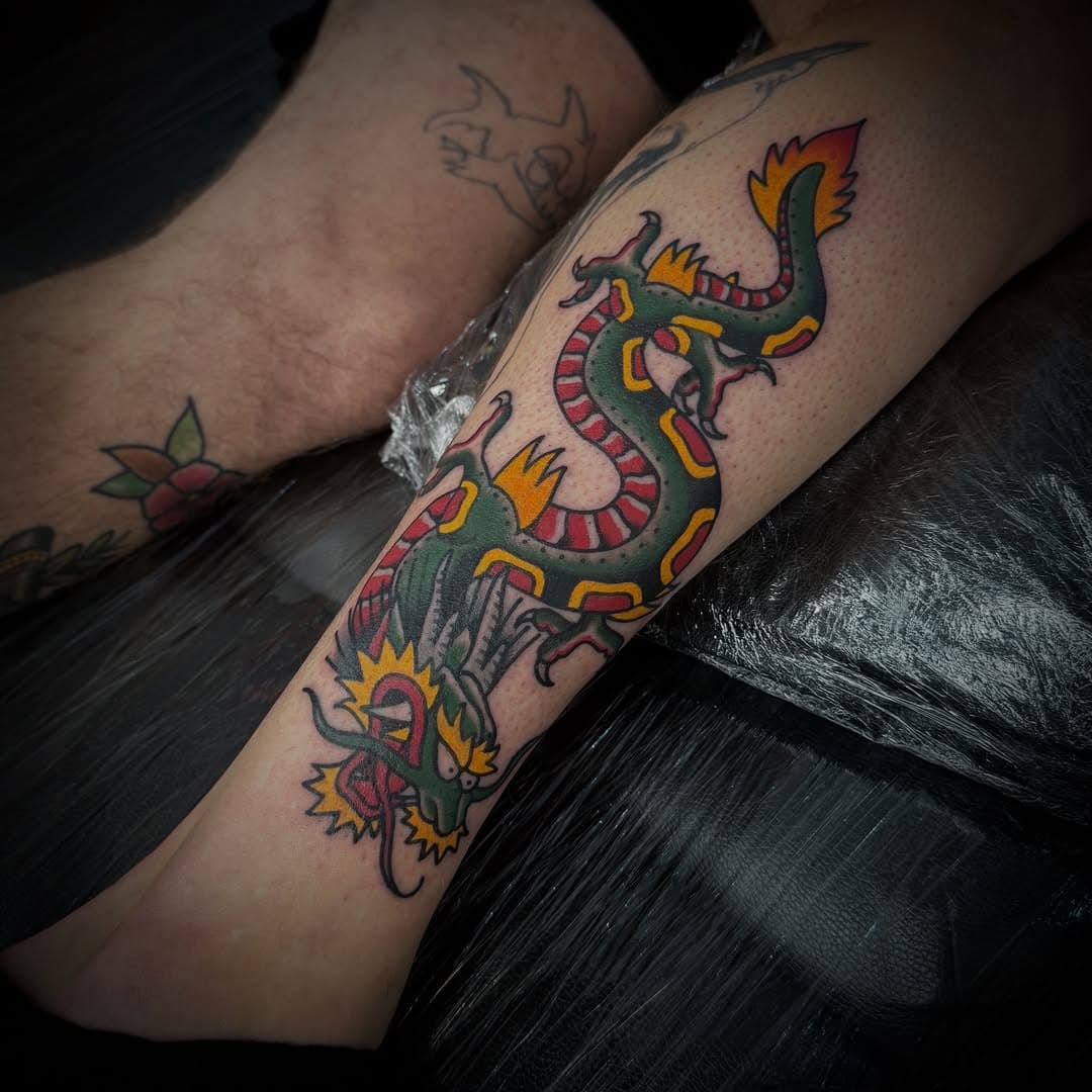 Chase the dragon. 🐉 
Taking bookings @valentinestattoostudio goldsmithtattoo@gmail.com #tattoo #tattooartist #traditional #traditionaltattoo #leamingtonspa #loveleam #leamingtonspatattoo #goldsmithtattooer #warwickshire 
#valentinestattoostudio #tradtattoo #birminghamtattoo #coventrytattoo 
#solihulltattoo x