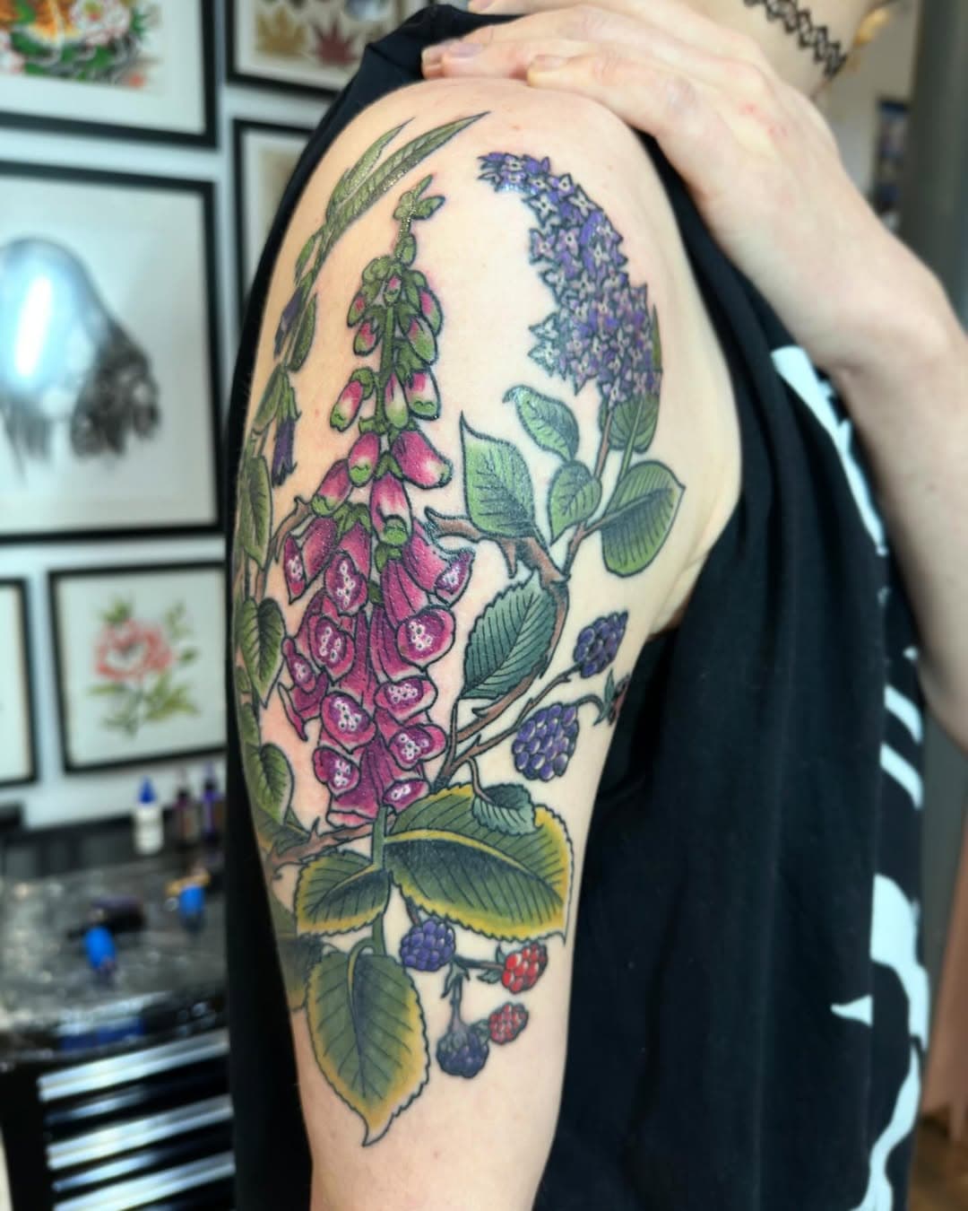 February work 🌹 this month has flown thanks to all my customers for keeping me busy. Booking March-May by direct message ❤️ #manchestertattoo #manchestertattooist #manchestertattooer #tattoo #traditionaltattoo #tradtattoo #floraltattoo #floraltattoos #botanicaltattoo #flowertattoo #oldlines #neotradtattoo #neotraditionaltattoo #bright_and_bold  #tradworkers