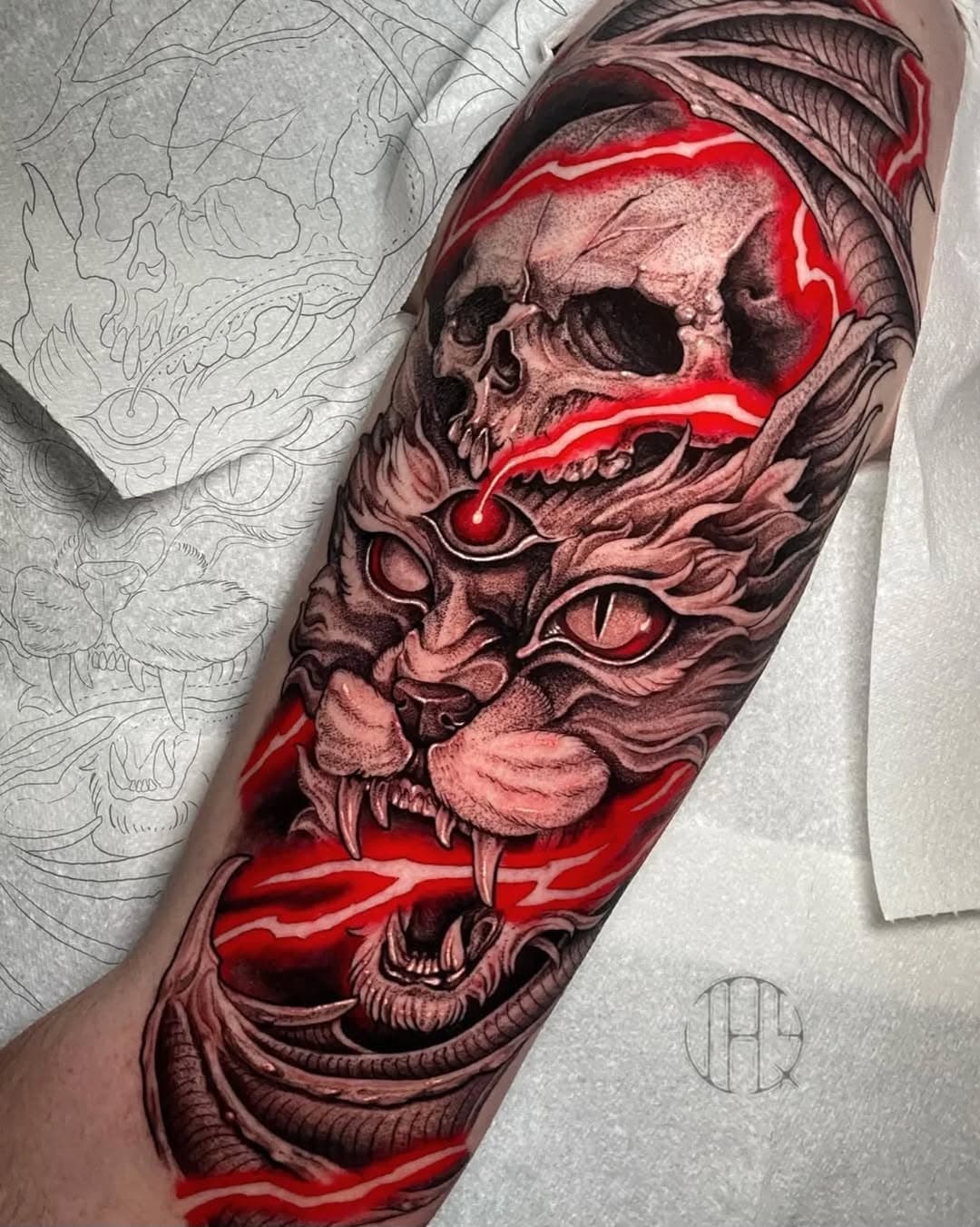 Big skull cat done by resident artist @jayqtattoo if you would like to book in with him or have any enquiries, drop him a DM 🐈 

Sponsored by @magnumtattoosupplies 

#middlesbroughtattoo #teessidetattoo #newschooltattoo #neotraditionaltattoo #tattoosofinstagram #bigcattattoo