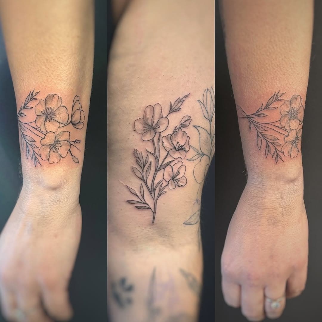 May the flowers remind us why the rain was so necessary 🌧️ 💐 

#yegtattooartist #edmontontattooartist #sprucegrove #stonyplain #yegtattooshop #fyp #fypシ #flowers #floraltattoo