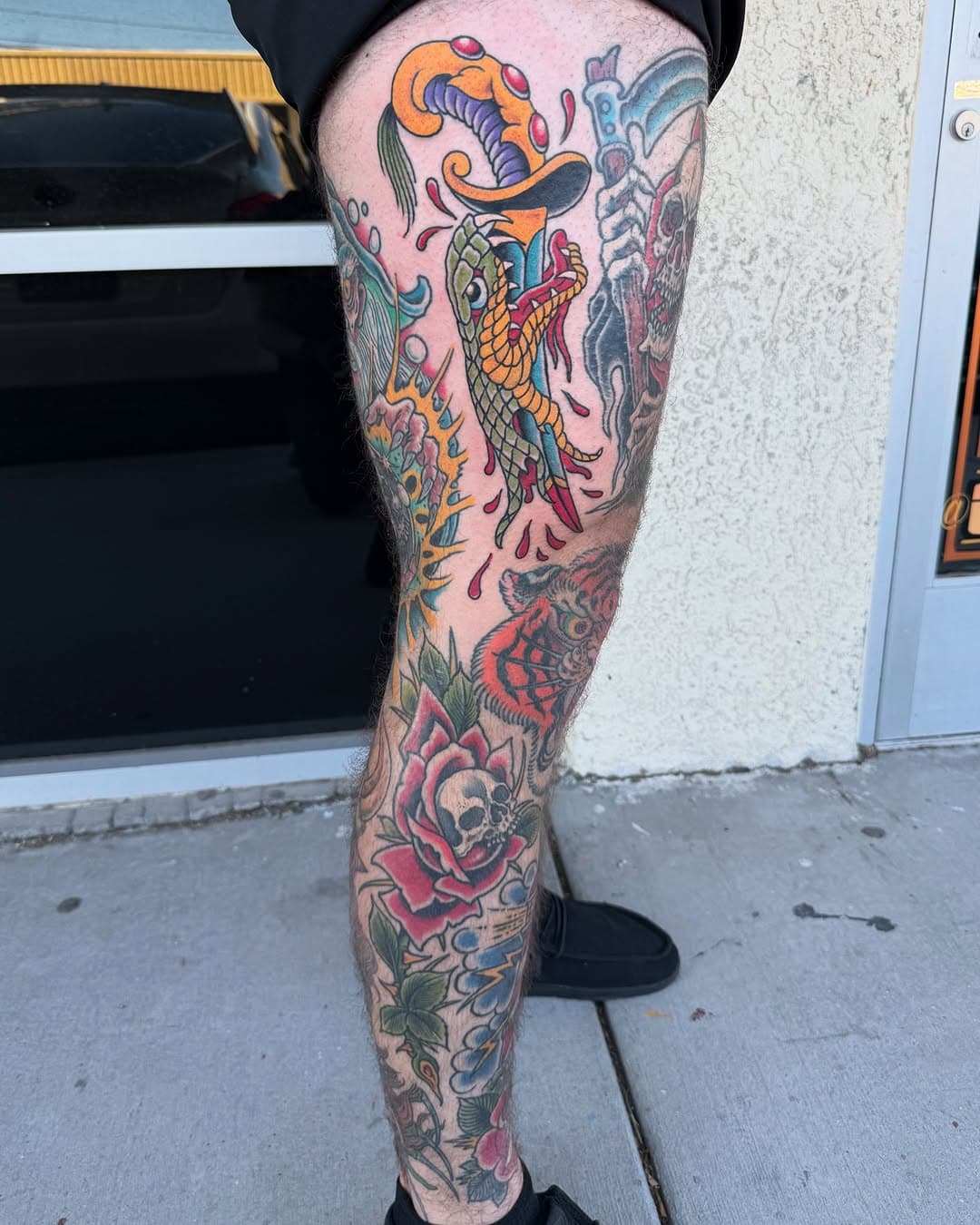 Finished leg for Alex (who is 6’4 for reference). Thanks for being the ideal client and trusting me to make each one of these designs my own. Grateful for you! You’re a real one!!!! 💪