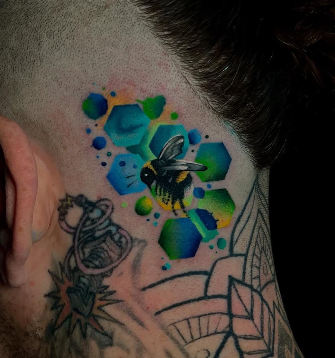 Head banger for @zx10_simon 🐝. Thank you mate for your trust, I had a brilliant time making this piece for you😃
.
Wondering where exactly I am based? I have two private tattoo studios in the UK and offer tattoo appointments from BOTH the following locations✨
.
 **BIRMINGHAM- 34 Tenby street, Jewellery quarter, B1 3EE 🎨🔥**
.
**CHESHIRE- 5 Welles Street, Sandbach, CW11 1GT 🎨🔥**
.
To enquire about getting booked in and to discuss your design ideas in either location, please EMAIL me at jamainepalin_ink@outlook.com with your enquiry, or to book your FREE telephone consultation with me please click on the reservio link in my bio or below to select the availability shown that suits your schedule to secure your slot at http://tropikalcoconuttattoo.reservio.com 🎨✨. I look forward to hearing your design ideas☺️
.
#artistsoninstagram #fusionink #colourtattoo #colourtattoos #colourrealism #colourrealismtattoo #worldfamousink #kwadroncartridges #kwadron #watercolourtattoo #floraltattoo #colourportrait  #colourportraittattoo #artistsofinstagram #watercolour #ladytattooers #ladytattooer #uktattoo #uktattooist #birminghamtattoo #manchestertattoo #tattoo #tattoos #cheyennetattooequipment #killerink #butterluxe_uk #stencilstuff