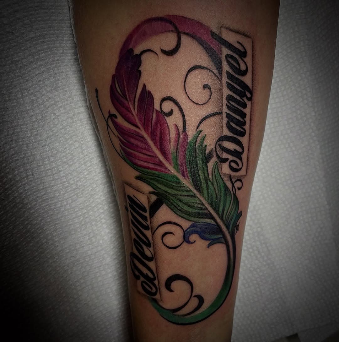 #Infinityfeathertattoo #vinton #louisianatattoo #swlatattooartist #inklife thanks for looking!